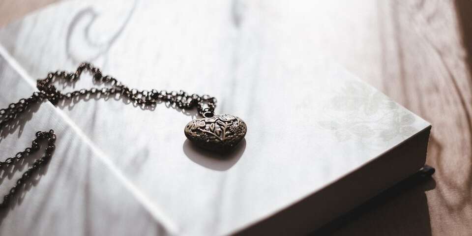 cremation-jewelry-1000x500.jpeg