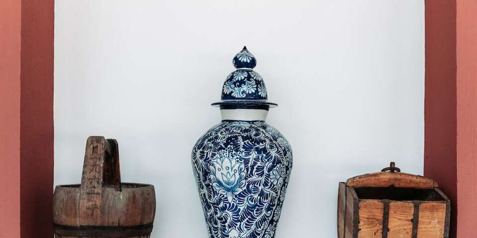blue urn