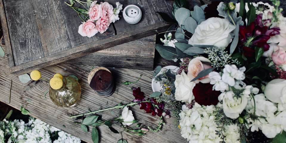 beautiful rose bouquet and wood