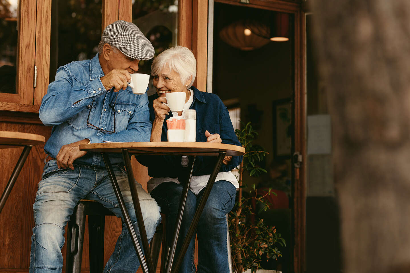 bereaved spouses when to date again