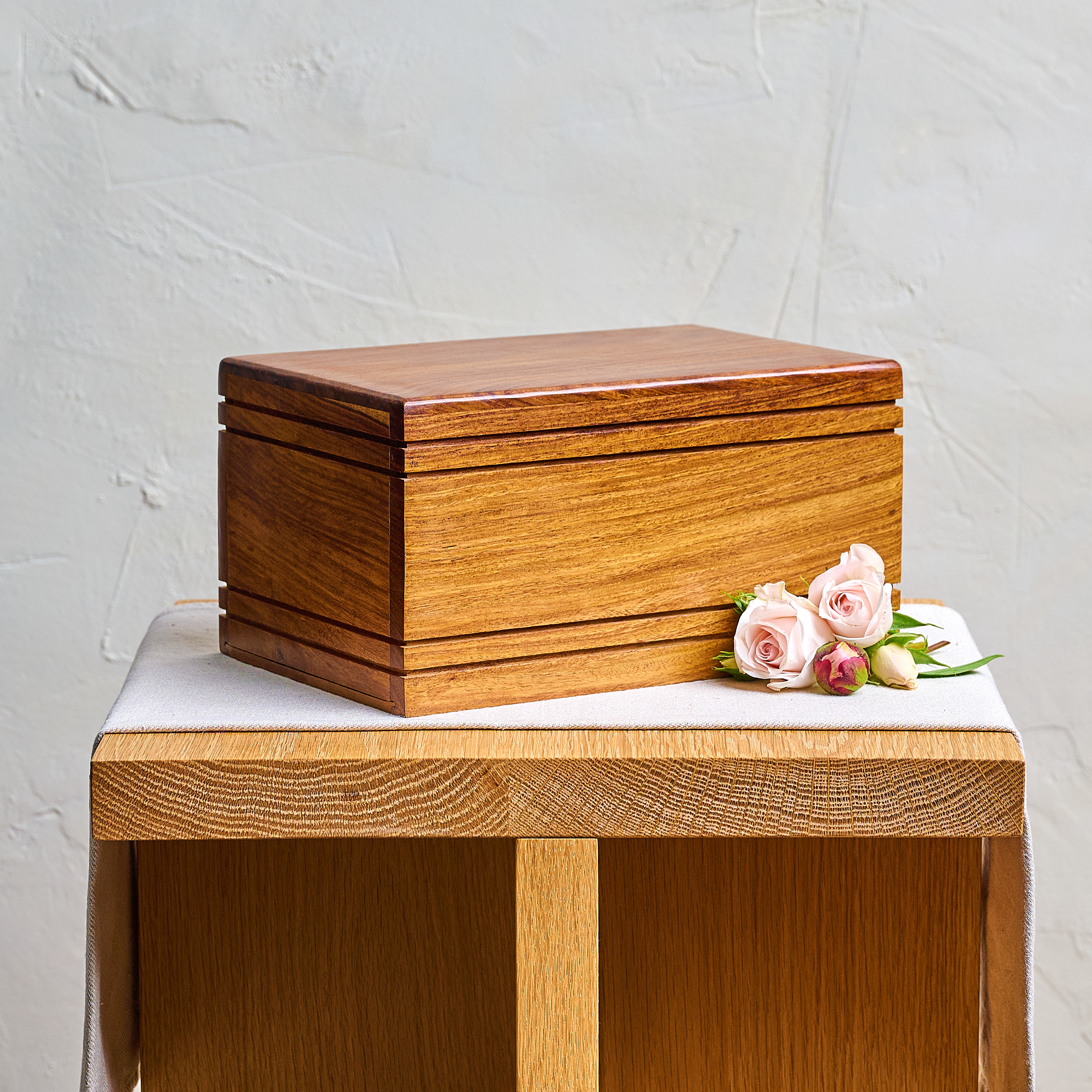 Modern Repose&nbsp;Urn image number 5