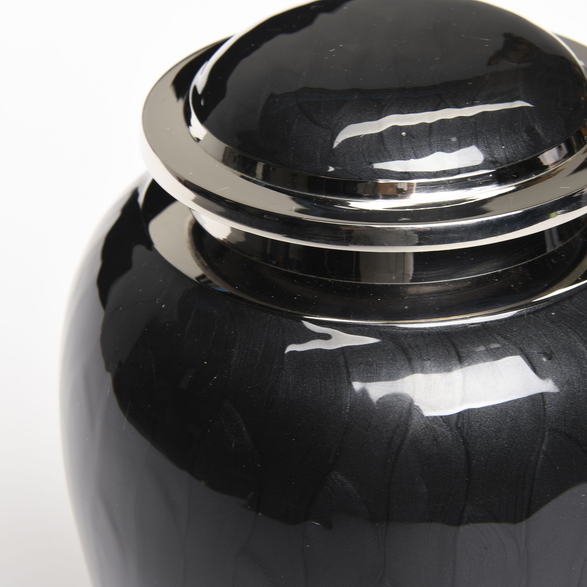 Enchanted Elegance Cremation Urn - Black image number 3
